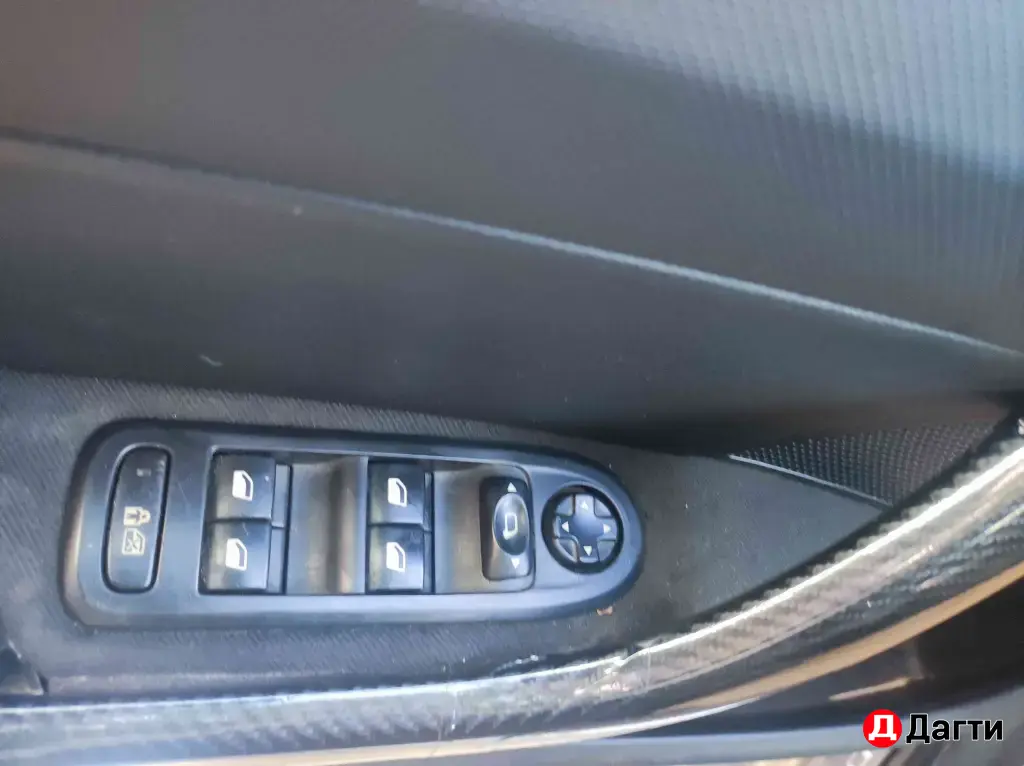 Peugeot 308, 2010 года