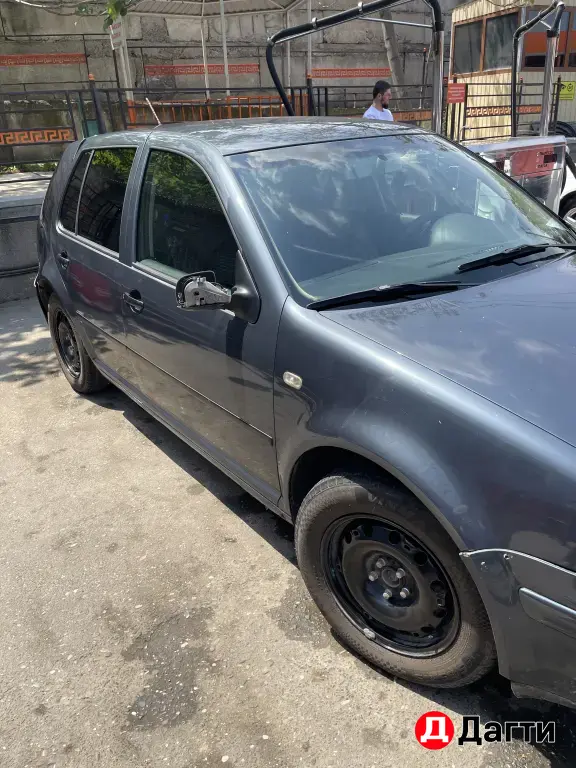 Volkswagen Golf, 2001 года