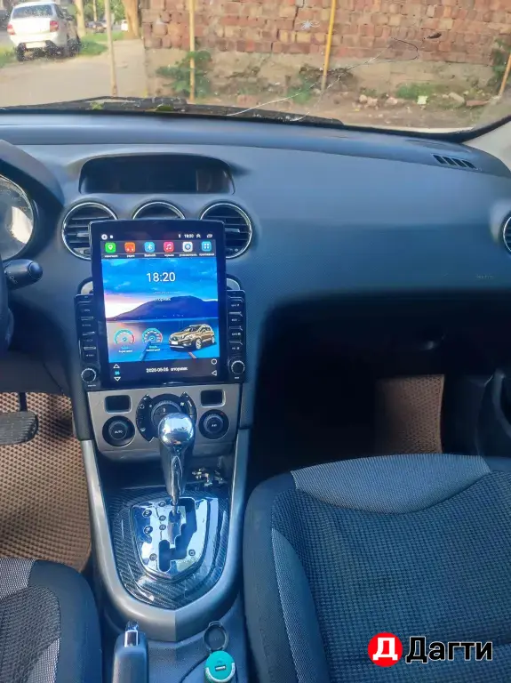 Peugeot 308, 2010 года