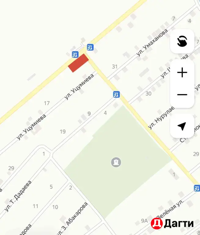 Земельный участок с небольшим домом