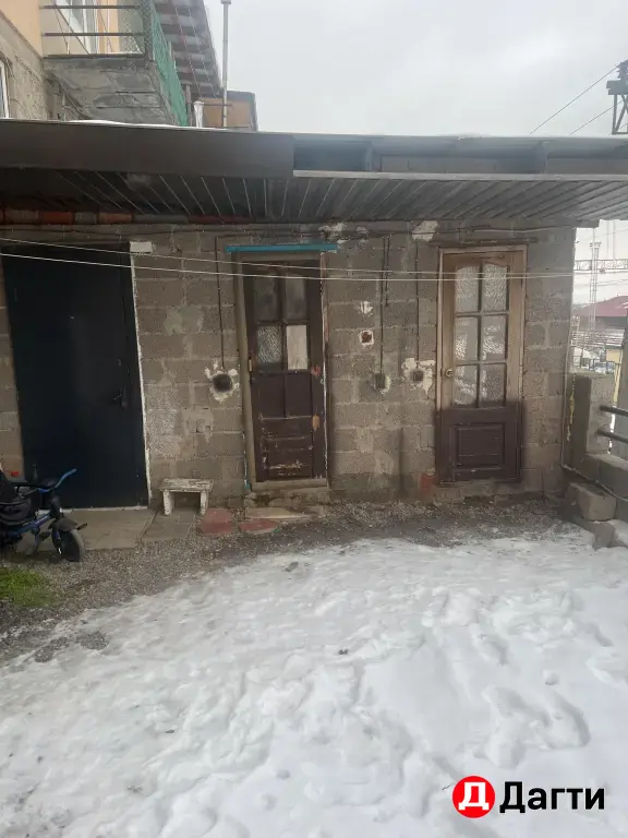 комната отдельный вход баня туалет во дворе двор закрытый не Проходной