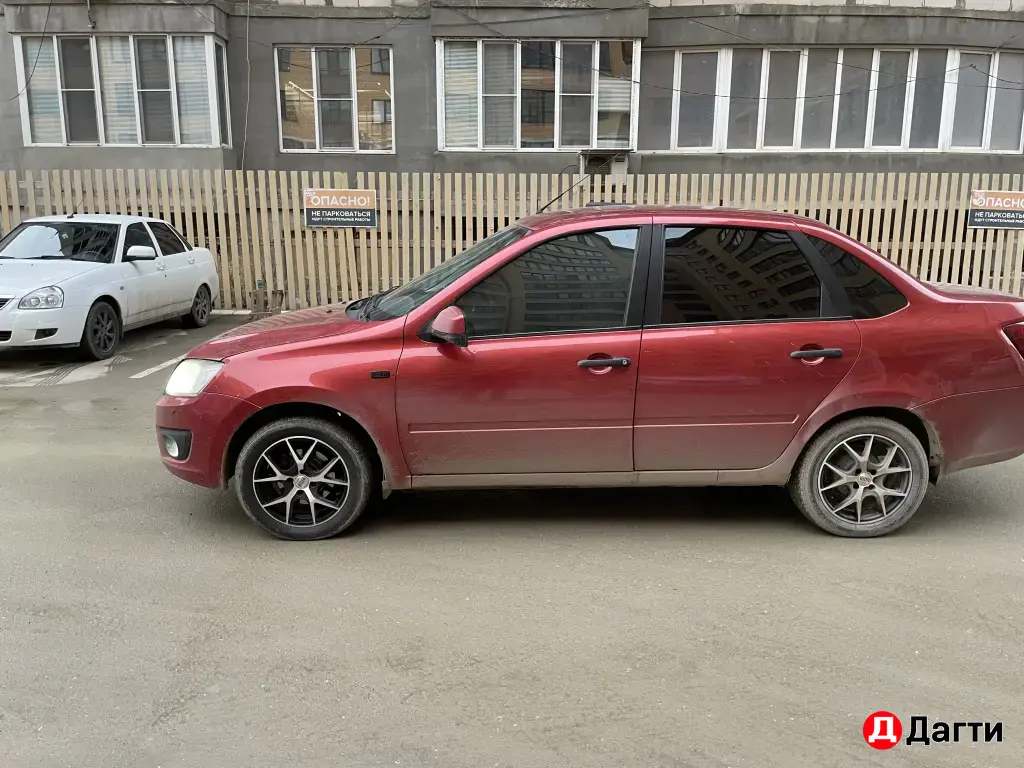 LADA (ВАЗ) Granta, 2013 года