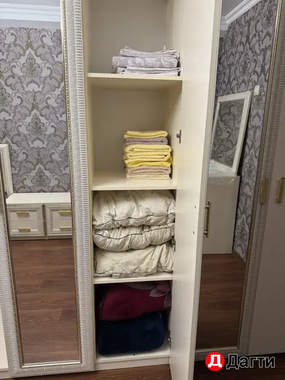 продается спальный гарнитур за 25000