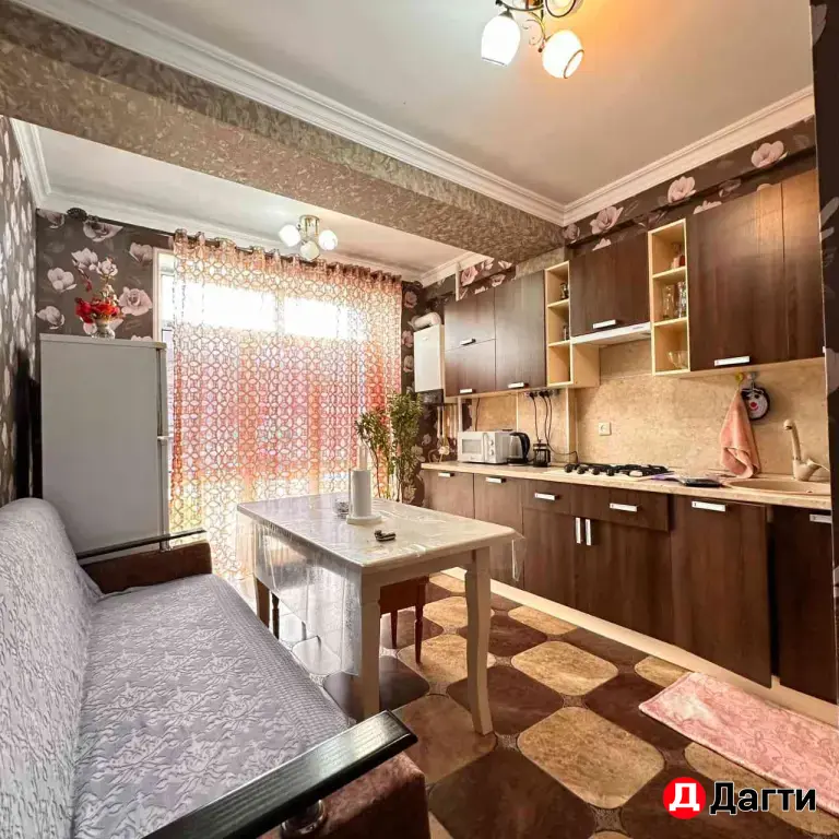 квартира посуточно в центре города ,в квартире есть все необходимое ,в шаговой доступности вся инфраструктура