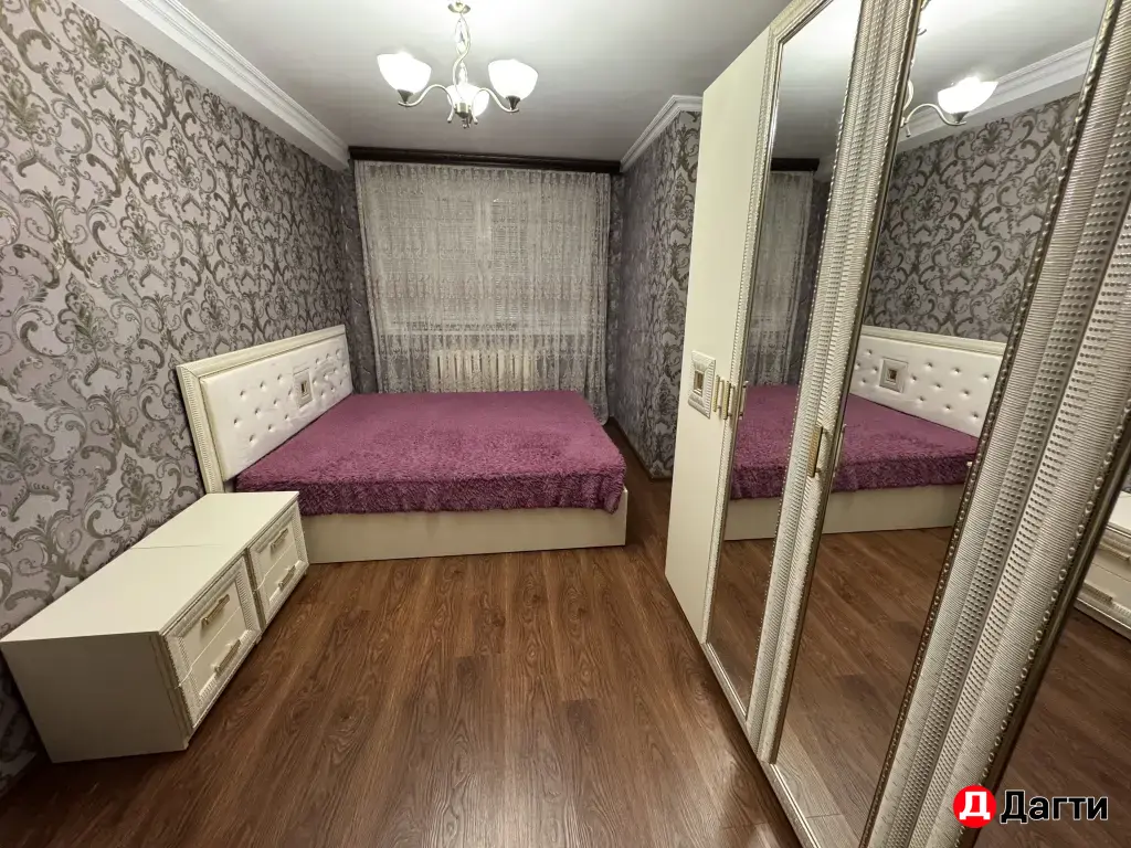 продается спальный гарнитур за 25000