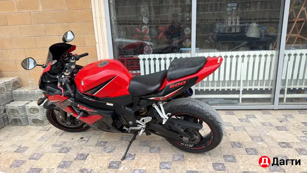 Suzuki gsx 600
