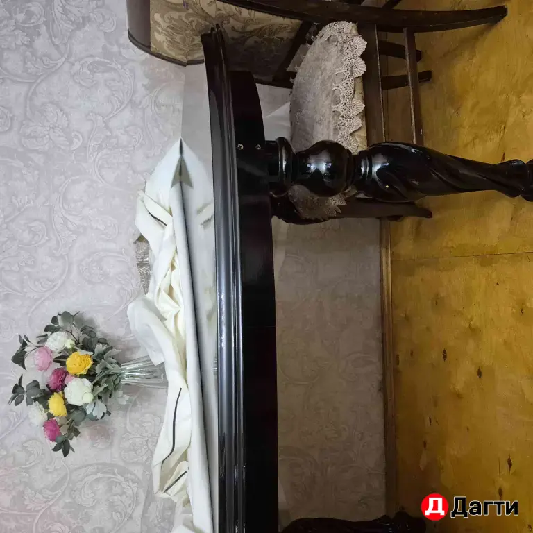 Стол обеденный