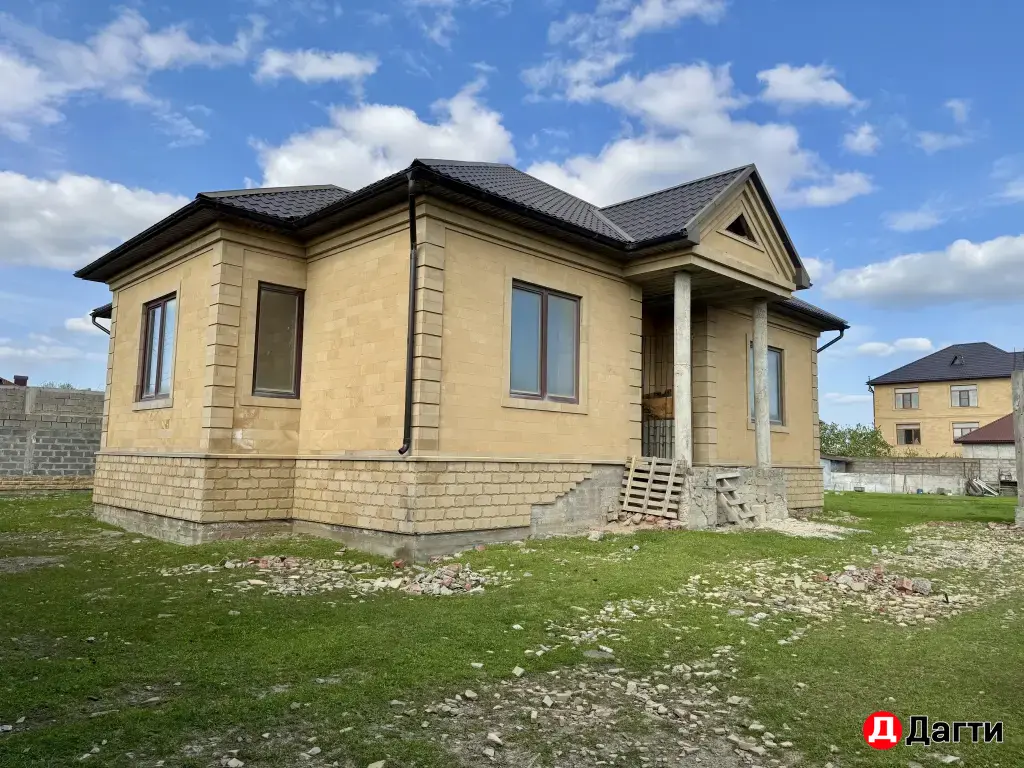 Село Новолакское Дом 163М2 на учатке 17 сот