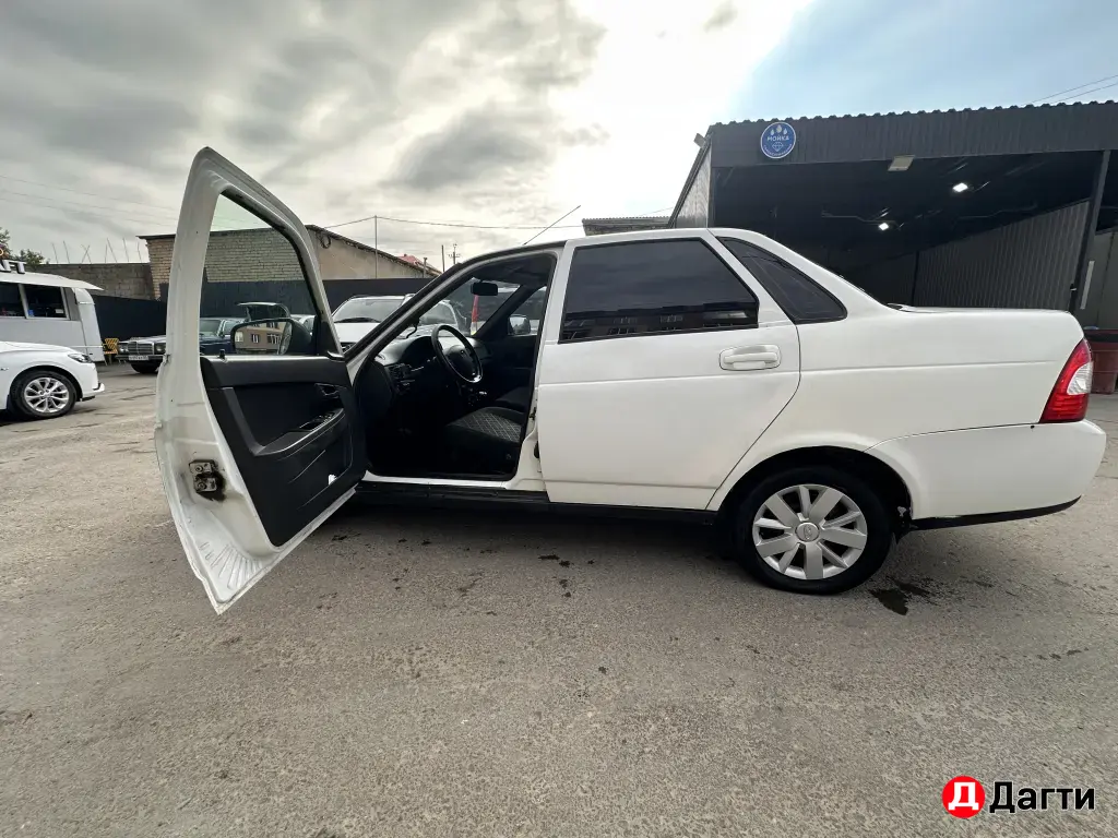 LADA (ВАЗ) Priora, 2011 года