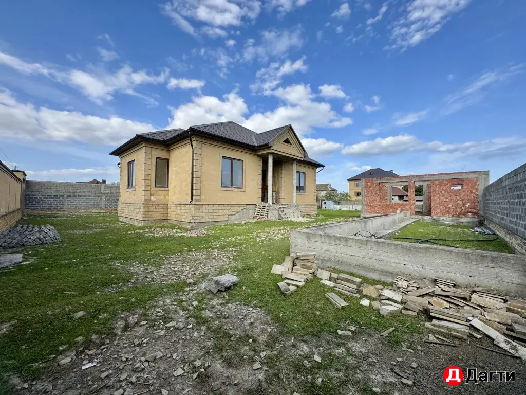 Село Новолакское Дом 163М2 на учатке 17 сот