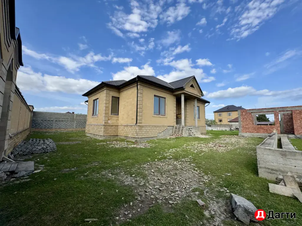 Село Новолакское Дом 163М2 на учатке 17 сот