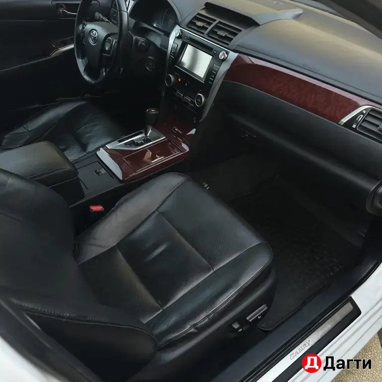 Toyota Camry, 2012 года