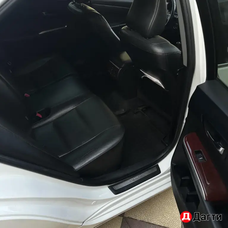 Toyota Camry, 2012 года