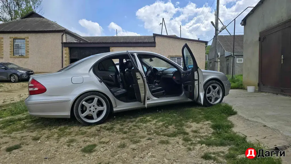 Mercedes-Benz E-Класс, 2004 года