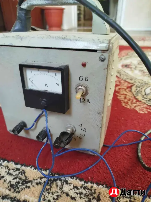 ЗАРЯДКА ДЛЯ АККАМУЛЯТОРА