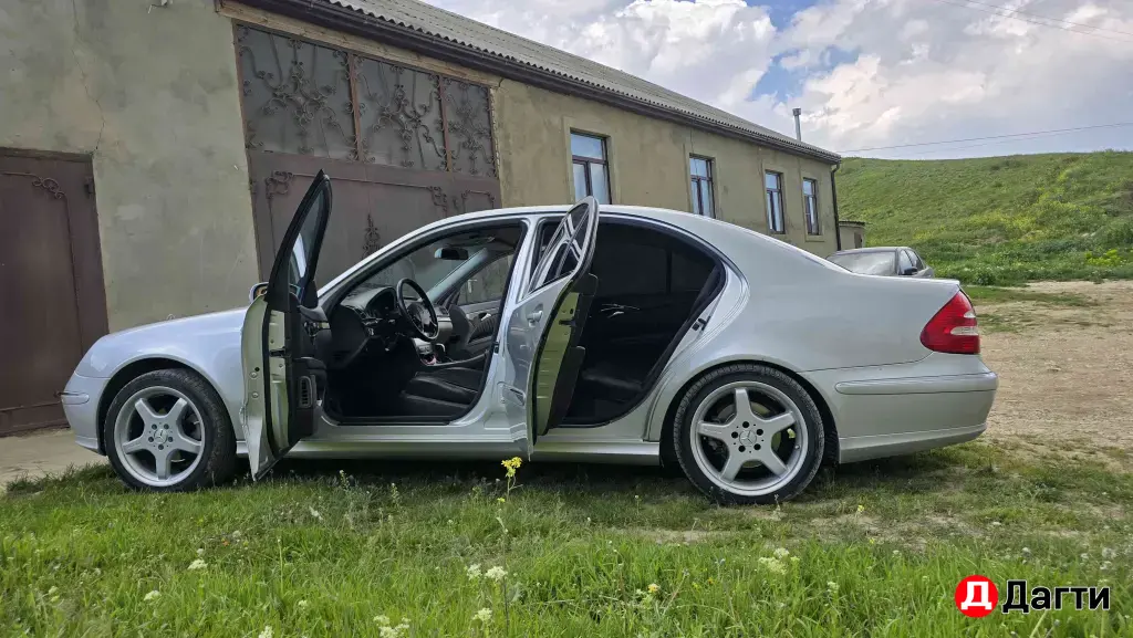 Mercedes-Benz E-Класс, 2004 года