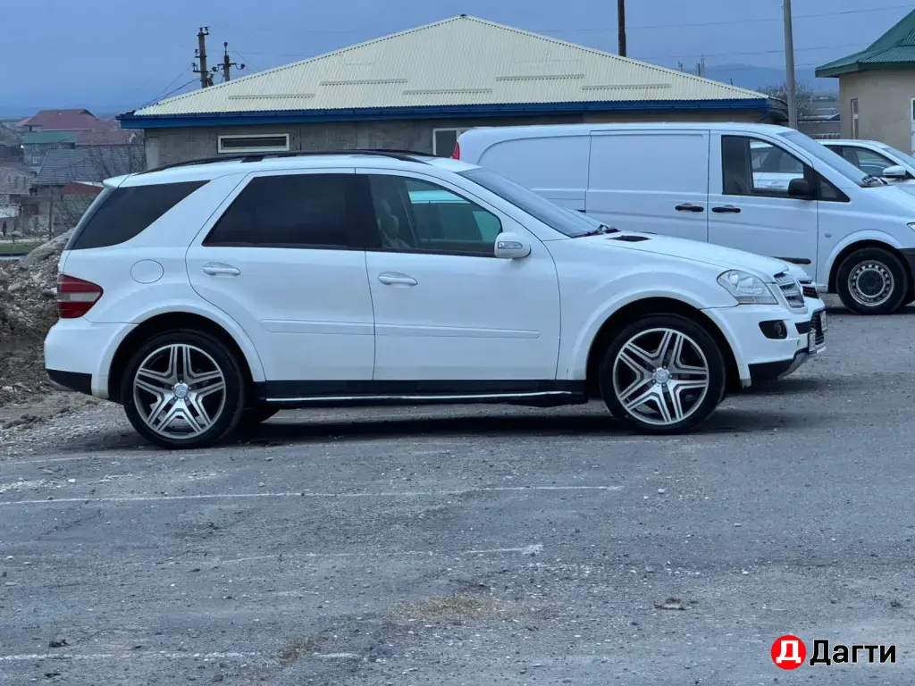 Mercedes-Benz M-Класс, 2005 года