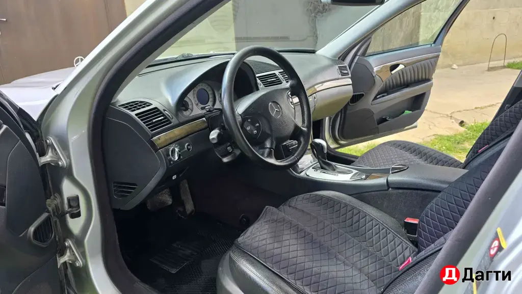 Mercedes-Benz E-Класс, 2004 года