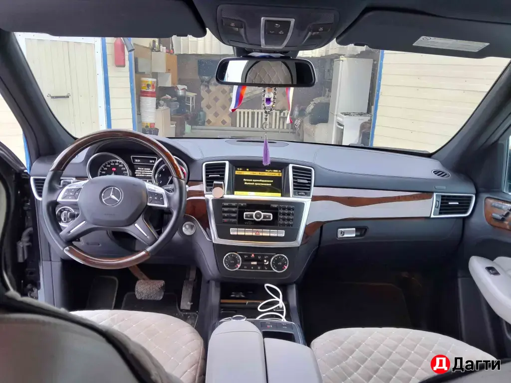 Mercedes-Benz M-Класс, 2012 года