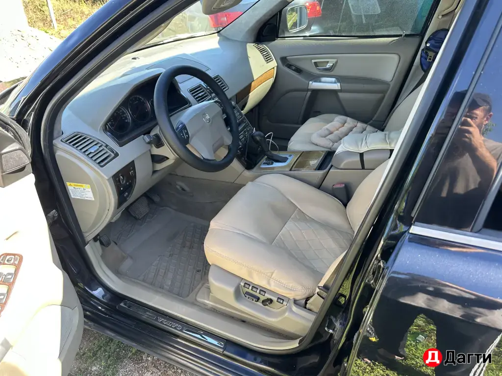 Volvo XC90, 2004 года