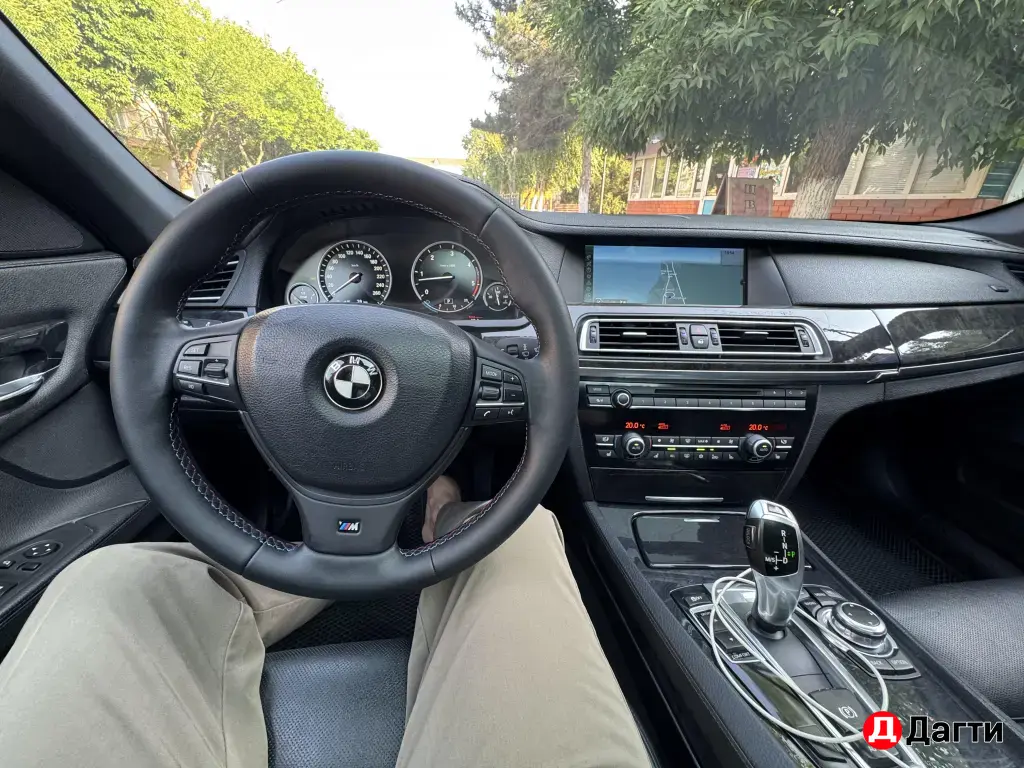 BMW 7 серии, 2010 года