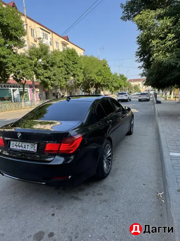 BMW 7 серии, 2010 года