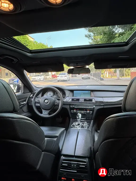BMW 7 серии, 2010 года