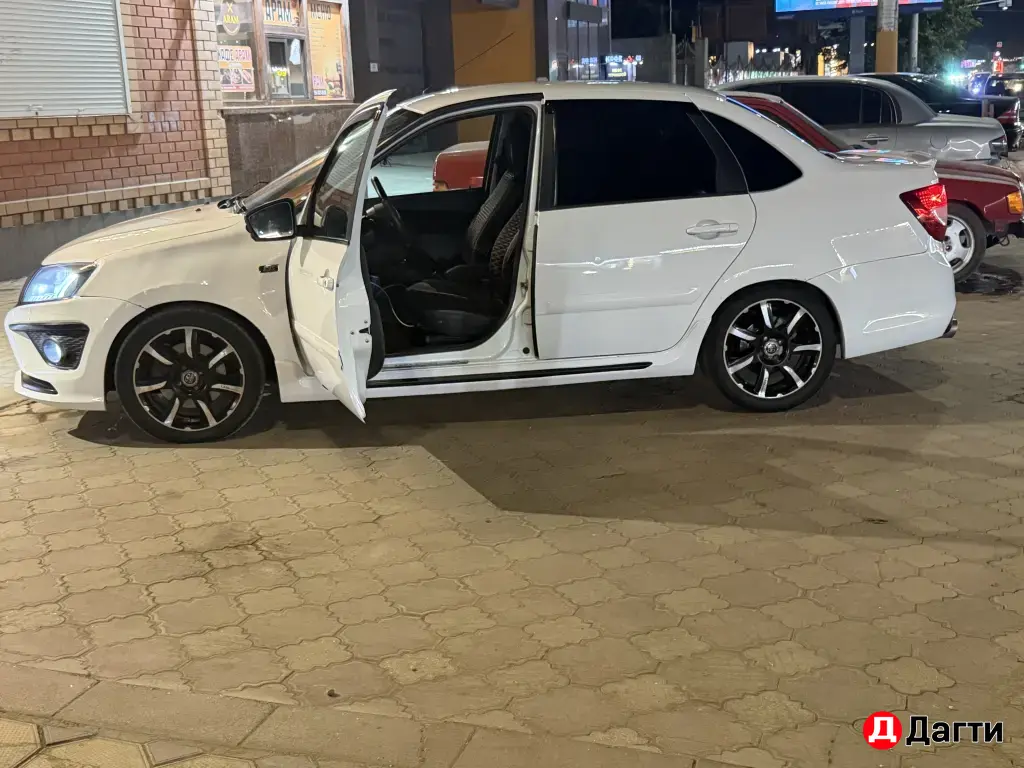 LADA (ВАЗ) Granta, 2017 года