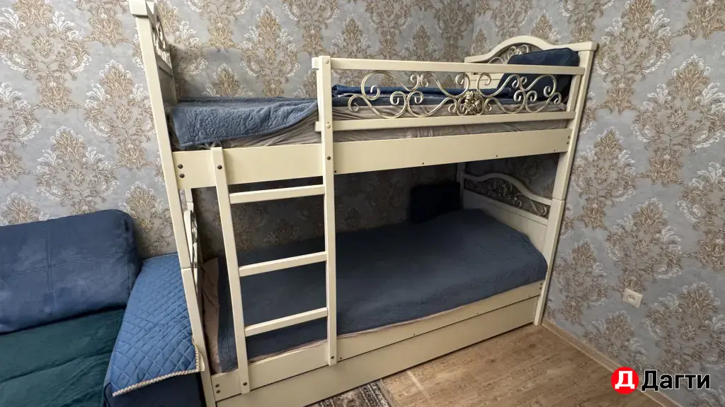 двухъярусная кровать