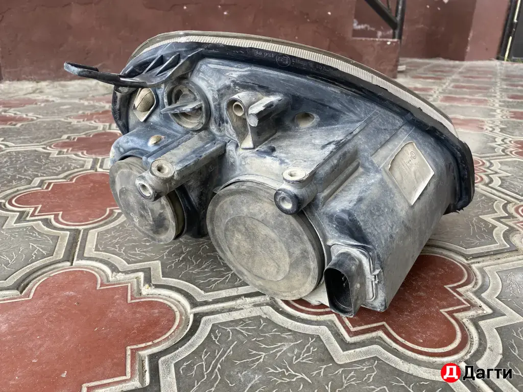 передня левая фара на приору