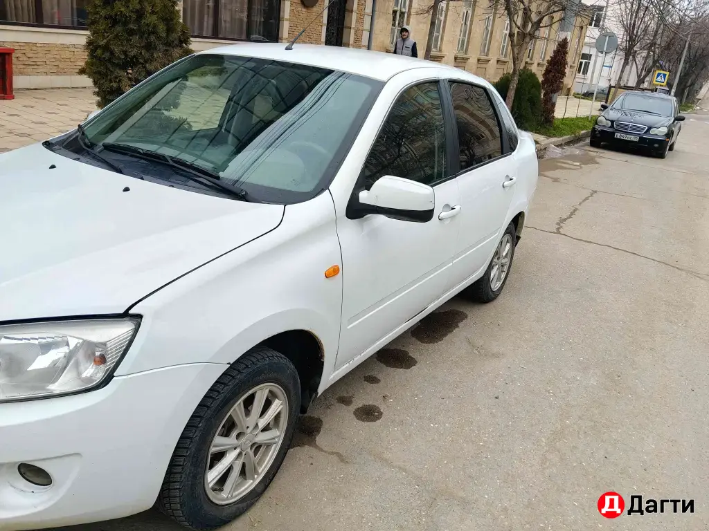 LADA (ВАЗ) Granta, 2013 года