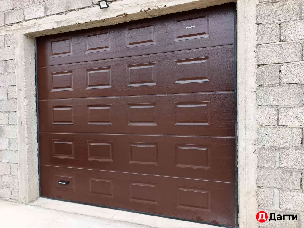 Секционные гаражные ворота