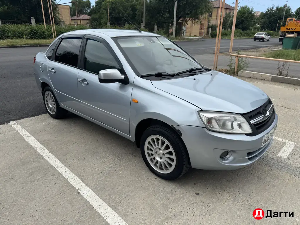 LADA (ВАЗ) Granta, 2013 года