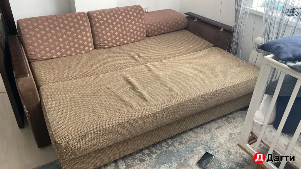 Отдаю диван