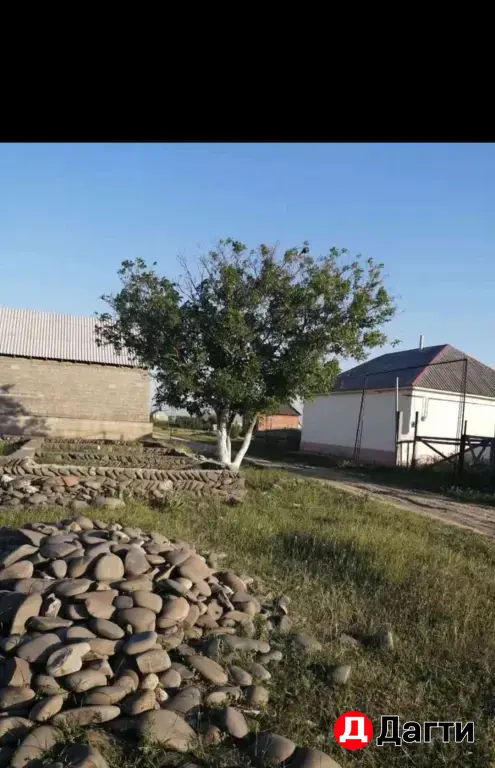 Участок с фундаменом.