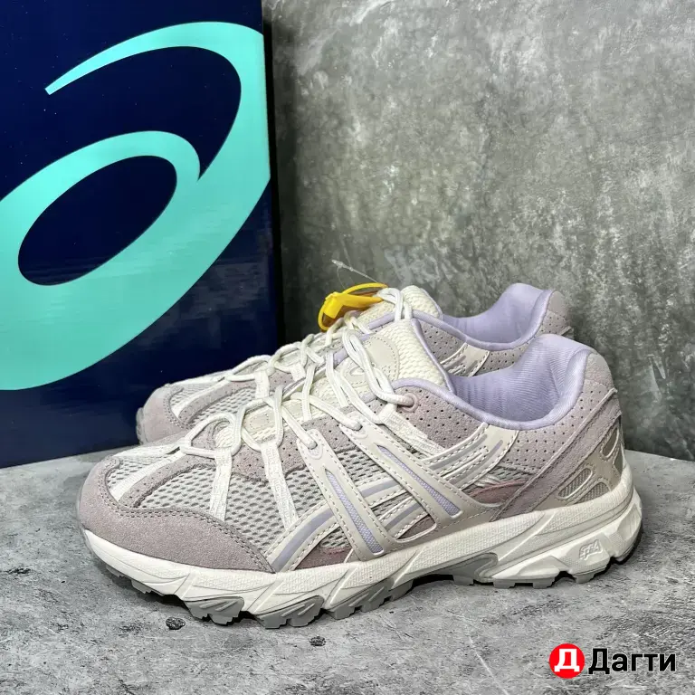 Кроссовки ASICS