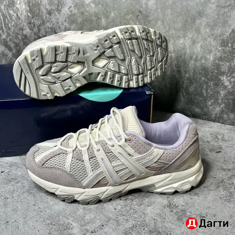 Кроссовки ASICS