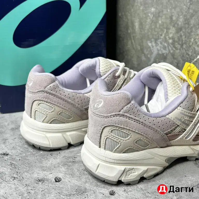 Кроссовки ASICS