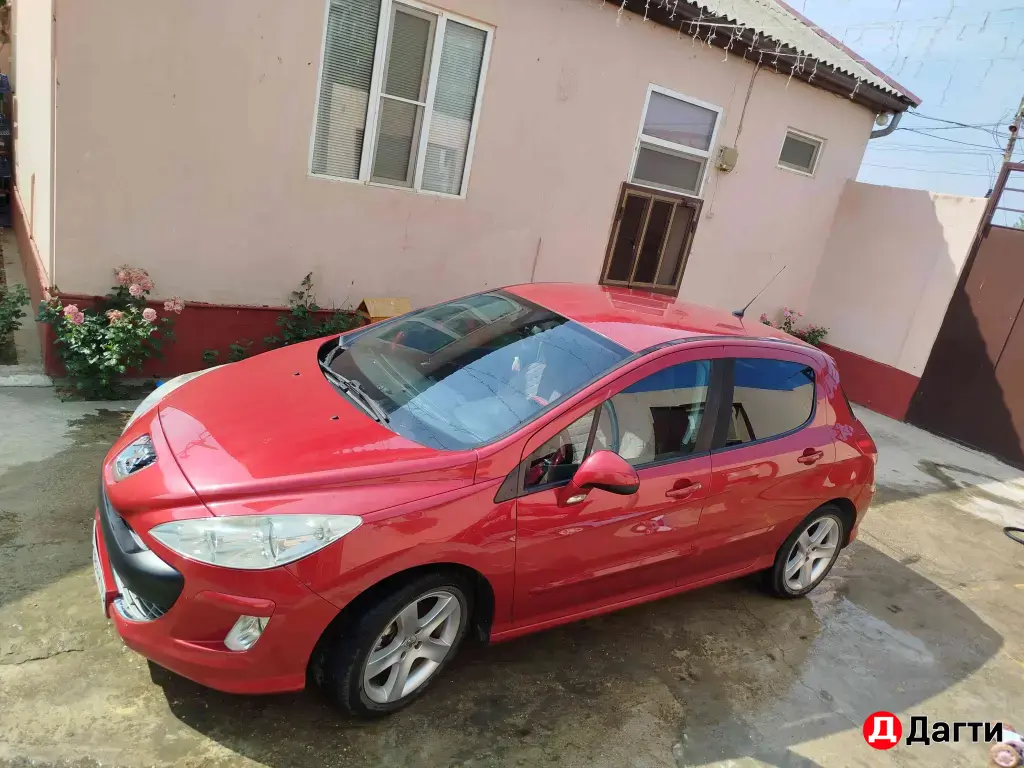 Peugeot 308, 2009 года