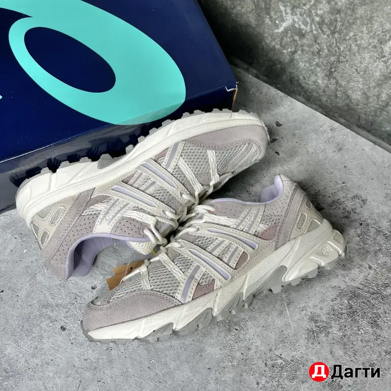 Кроссовки ASICS