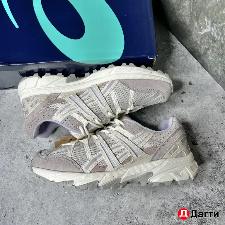 Кроссовки ASICS