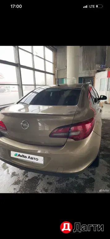 Opel Astra, 2012 года