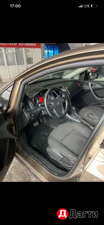 Opel Astra, 2012 года