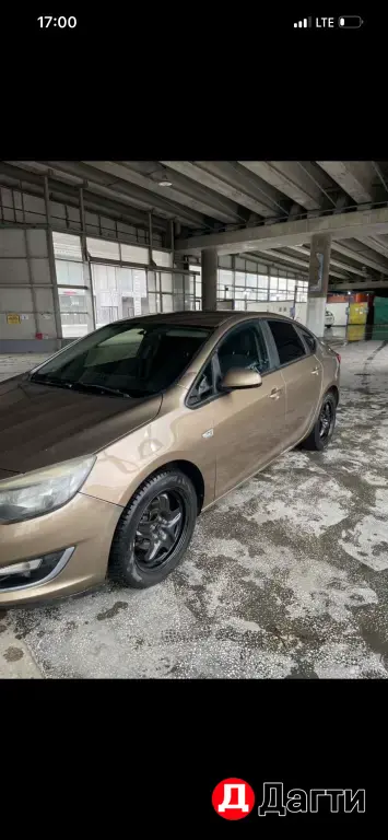Opel Astra, 2012 года