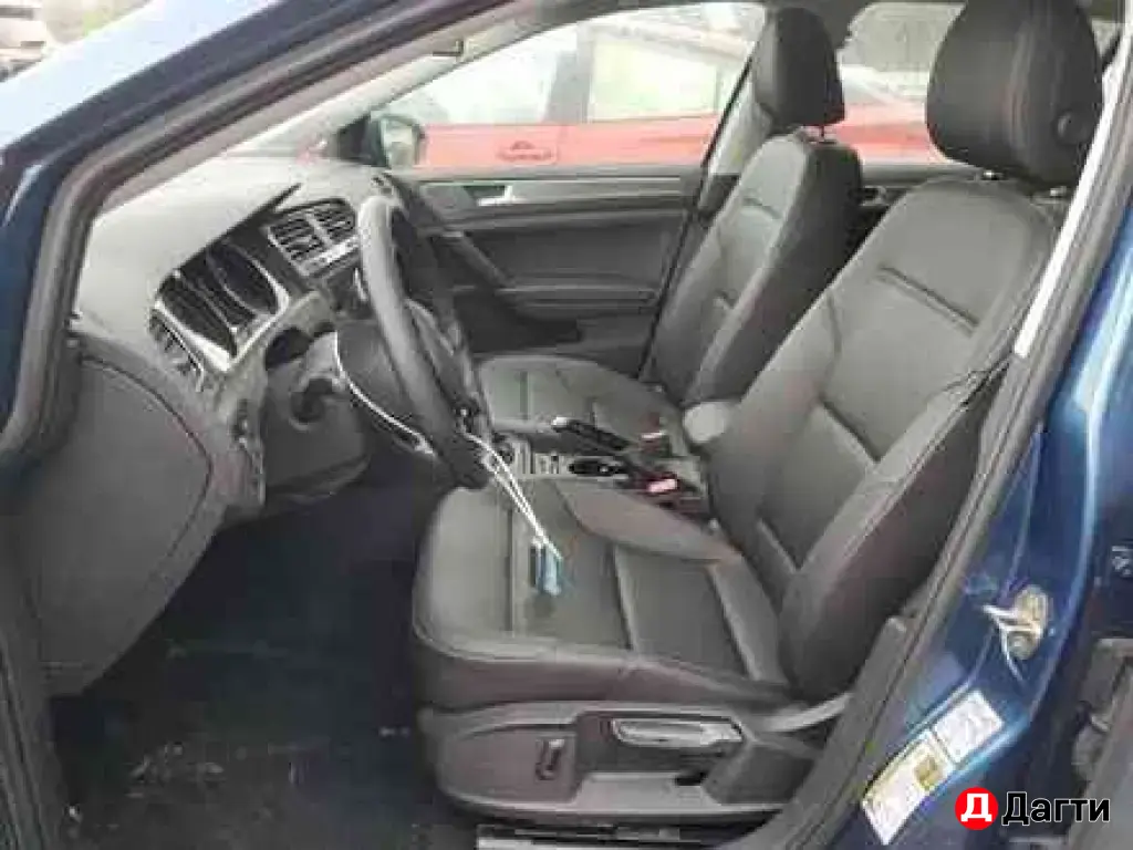 Volkswagen Golf, 2020 года