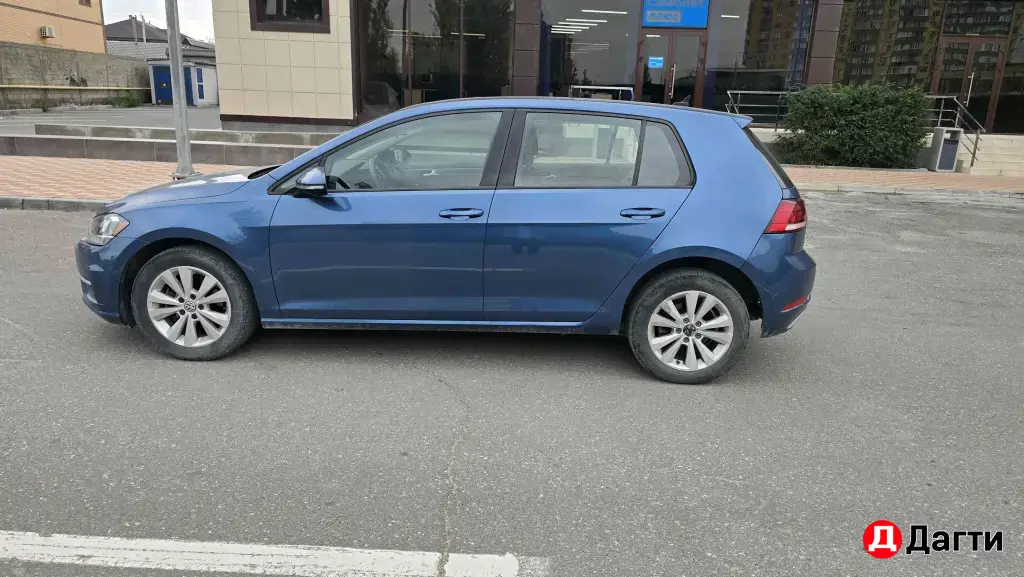 Volkswagen Golf, 2020 года