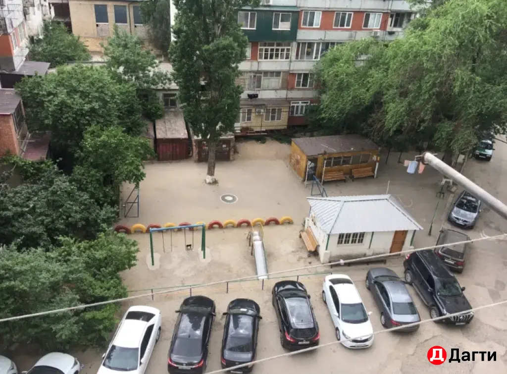 Сдам 4 комн. квартиру в районе Джума-Мечети