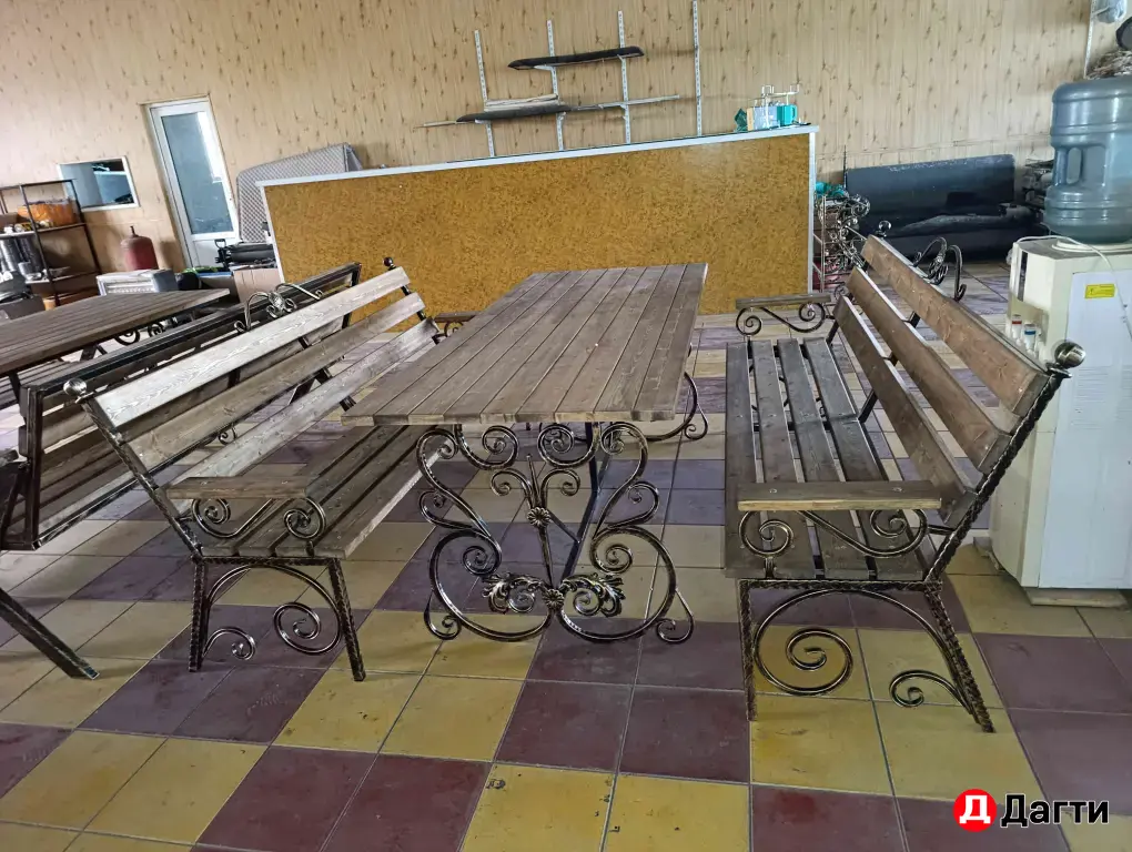 скамейки столы