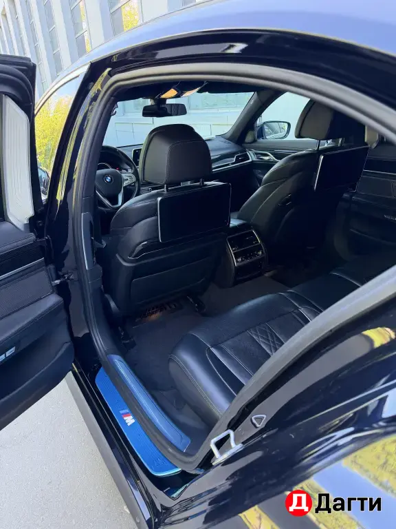 BMW 7 серии, 2016 года