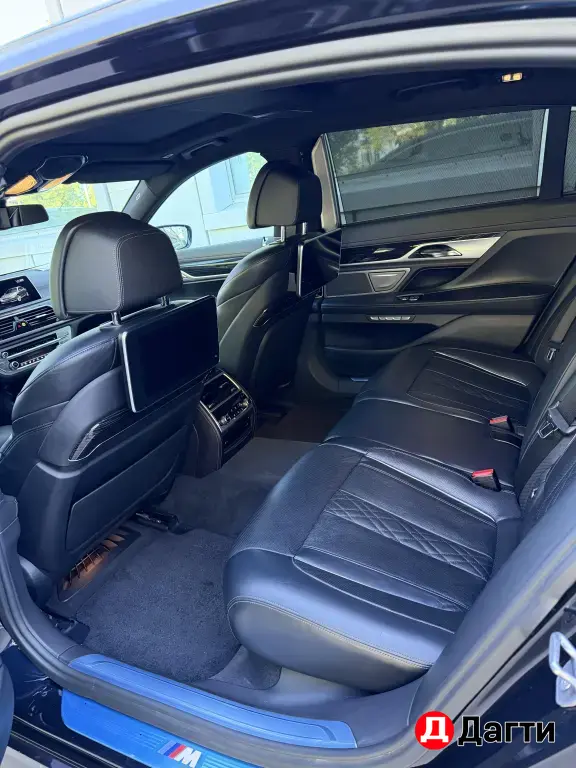 BMW 7 серии, 2016 года